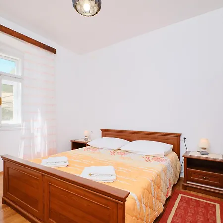 Kapetanova Kuca * Martinšćica