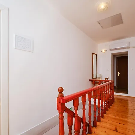 Kapetanova Kuca * Martinšćica